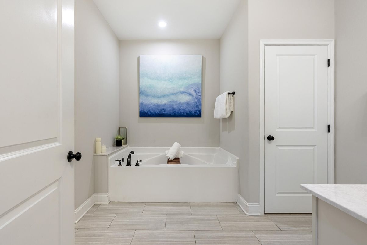 Bathroom, Interior, Recessed Lighting
