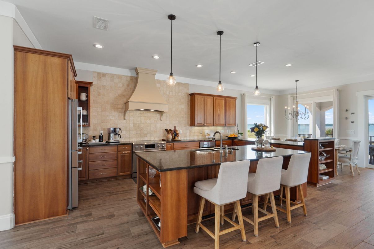 Dining room, Interior, Kitchen, Pendant Lights, Recessed Lighting, Wood Texture Flooring