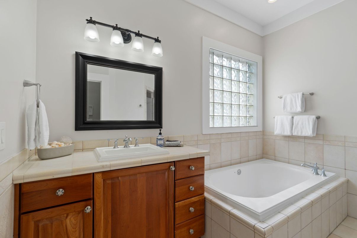 Bathroom, Interior, Recessed Lighting, Tile Countertops
