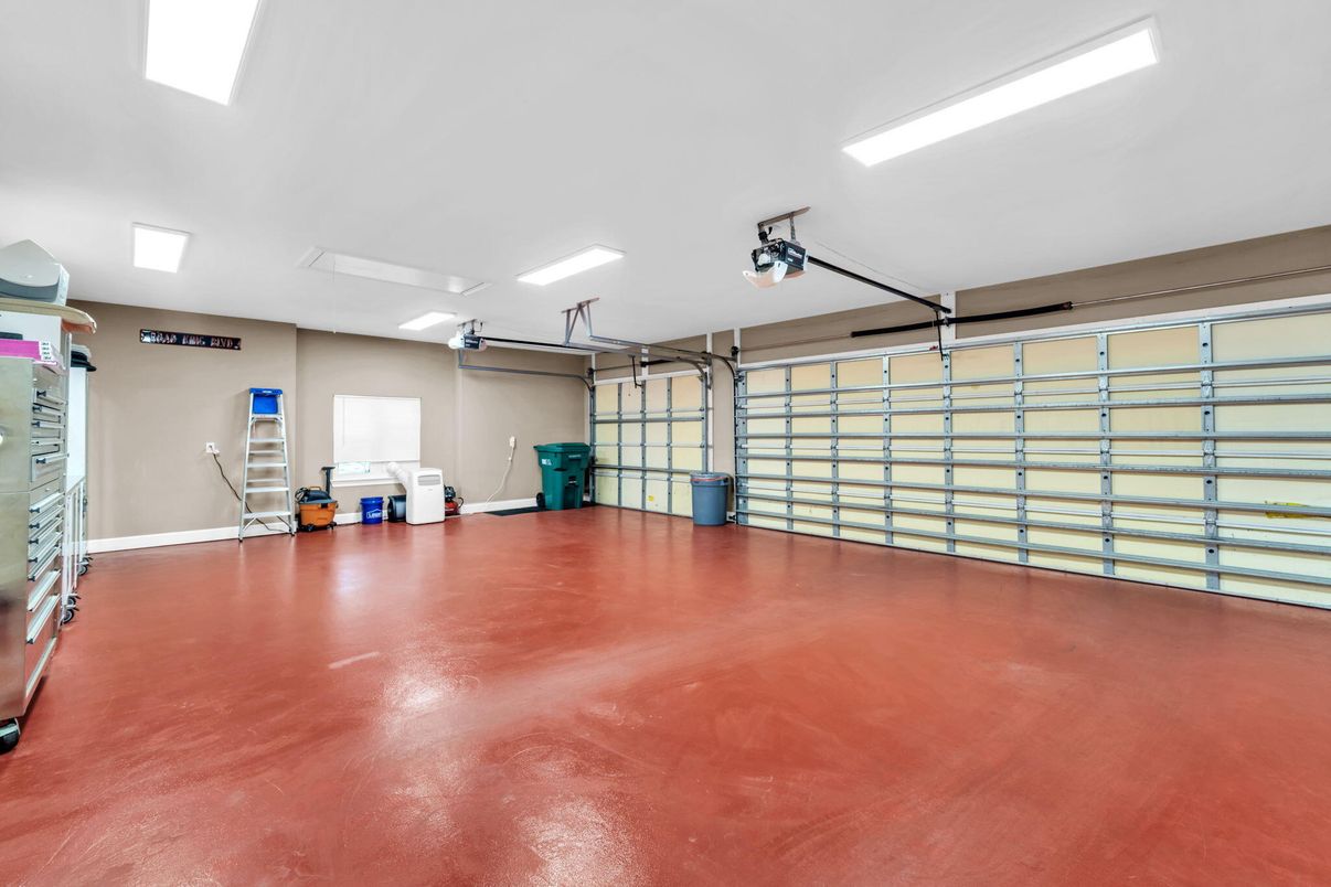 Garage, Interior