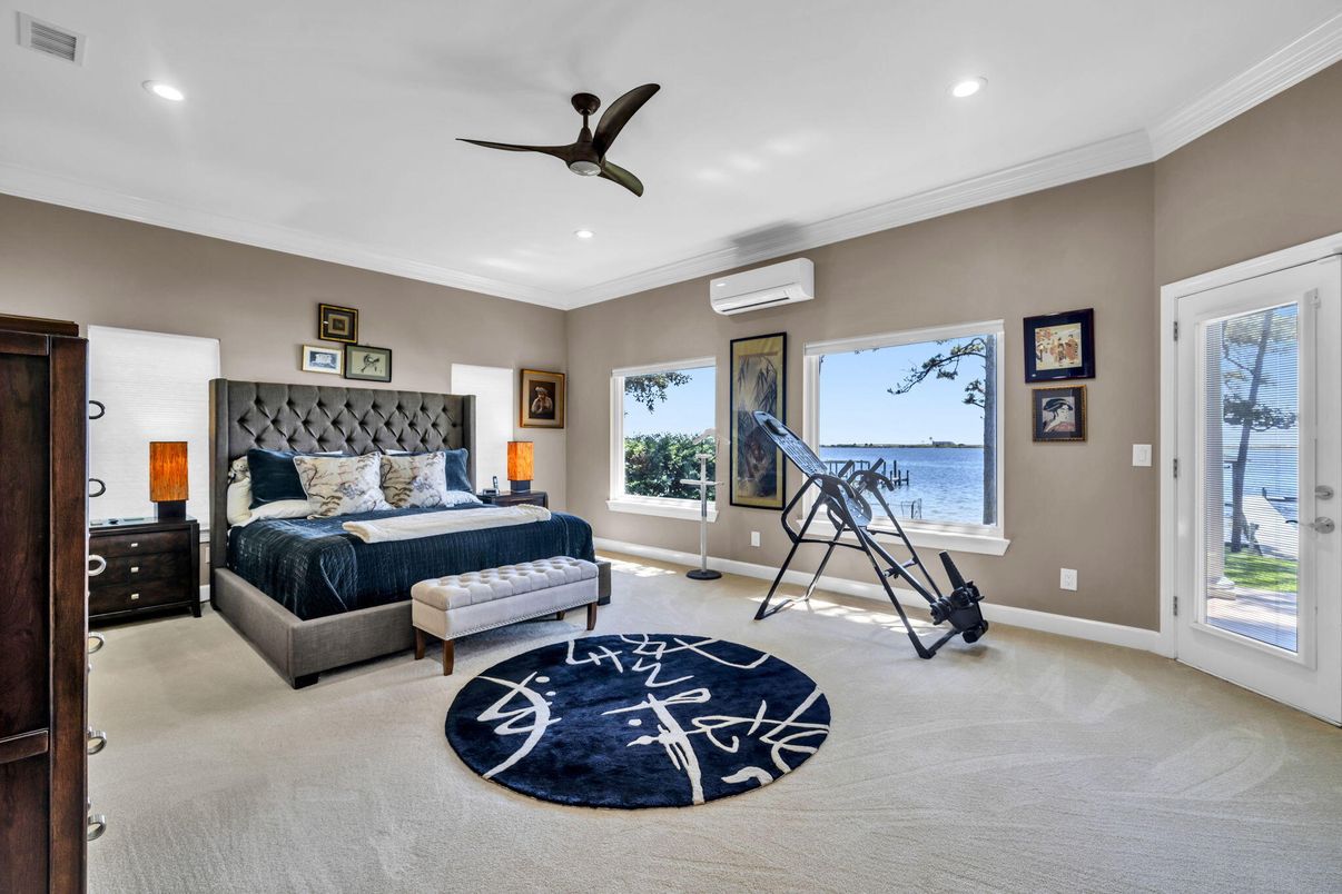 Bedroom, Interior, Recessed Lighting, Water