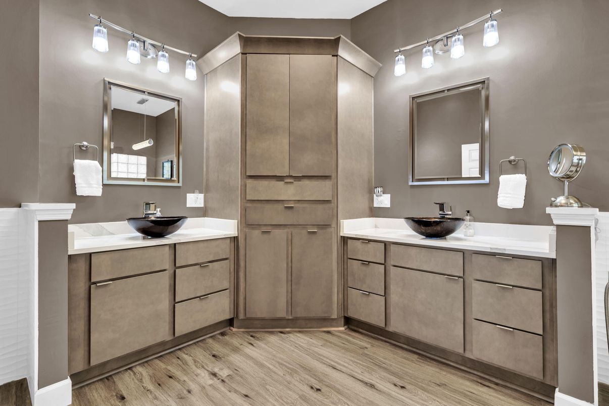 Bathroom, Dual Sink Vanities, Interior, Wood Texture Flooring