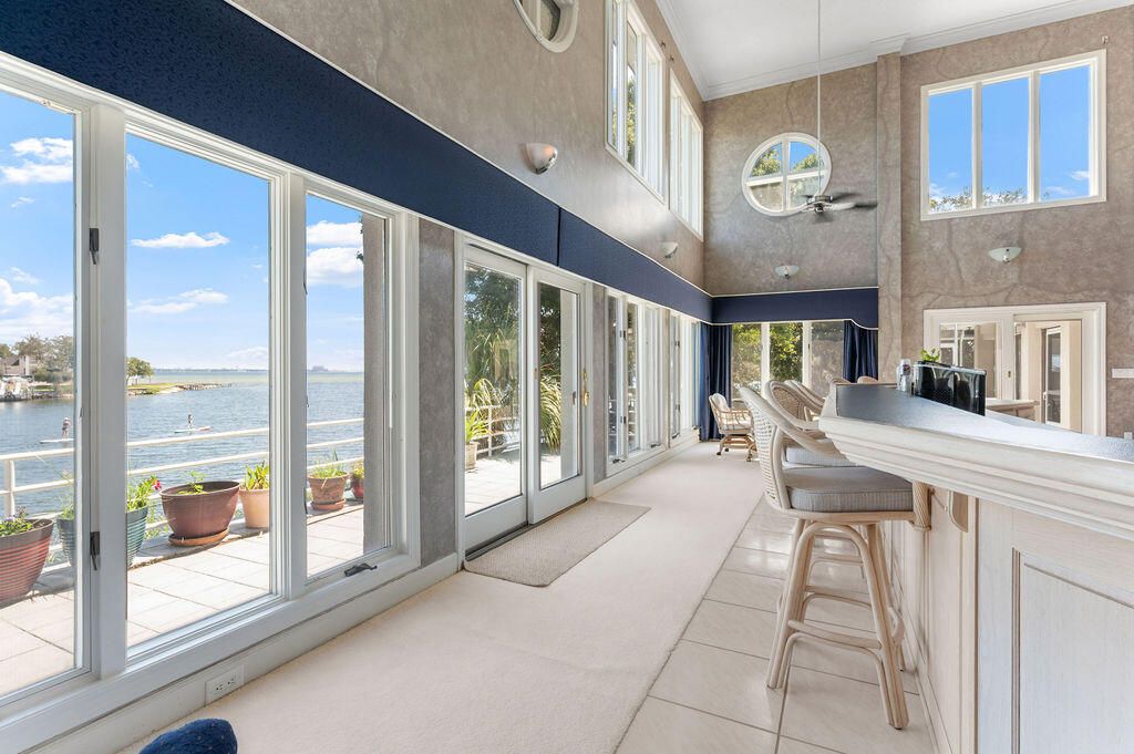 Interior, Sun Room, Water