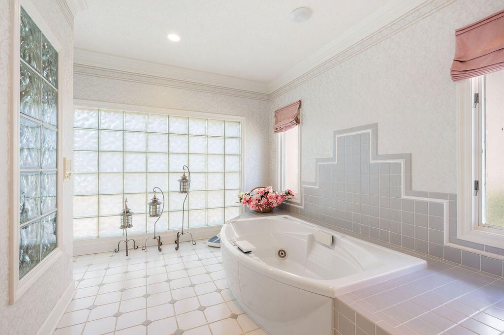 Bathroom, Interior, Recessed Lighting