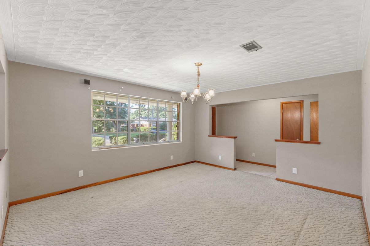 Chandelier, Empty room, Interior
