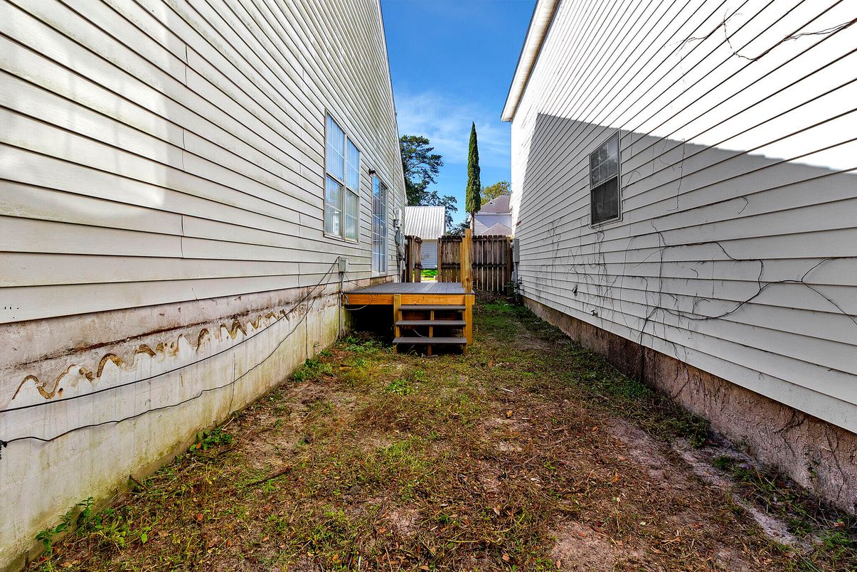 Backyard, Exterior