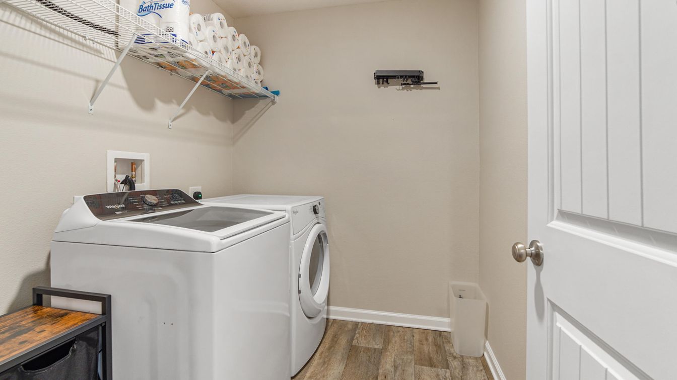 Interior, Washer, Wood Texture Flooring