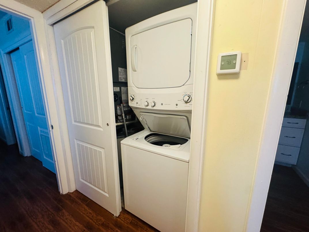 Interior, Utility Closets, Washer, Wood Texture Flooring
