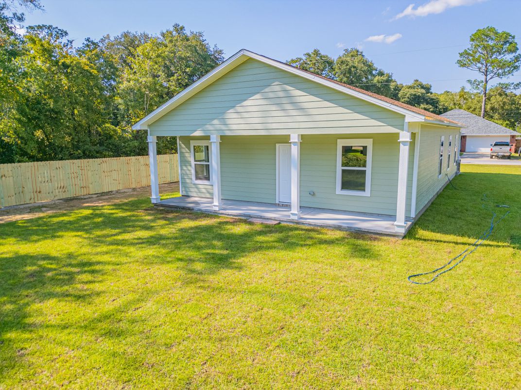 Backyard, Detached Garage, Exterior