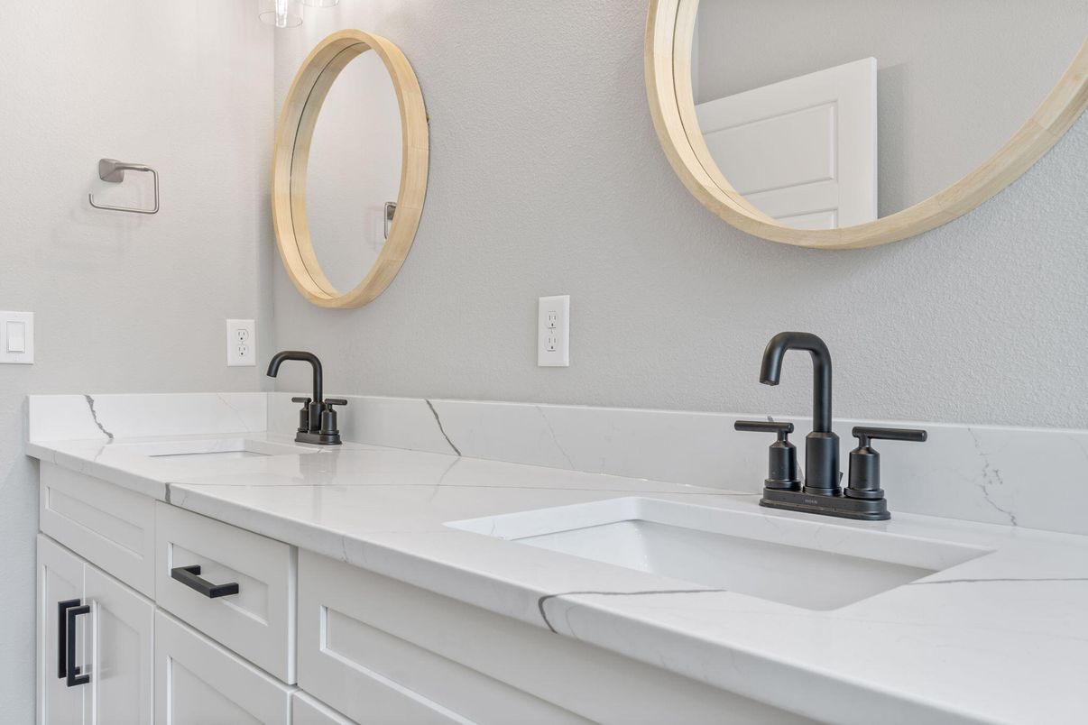 Bathroom, Dual Sink Vanities, Interior