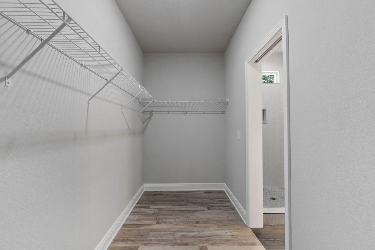 Interior, Walk-in Closets, Wood Texture Flooring