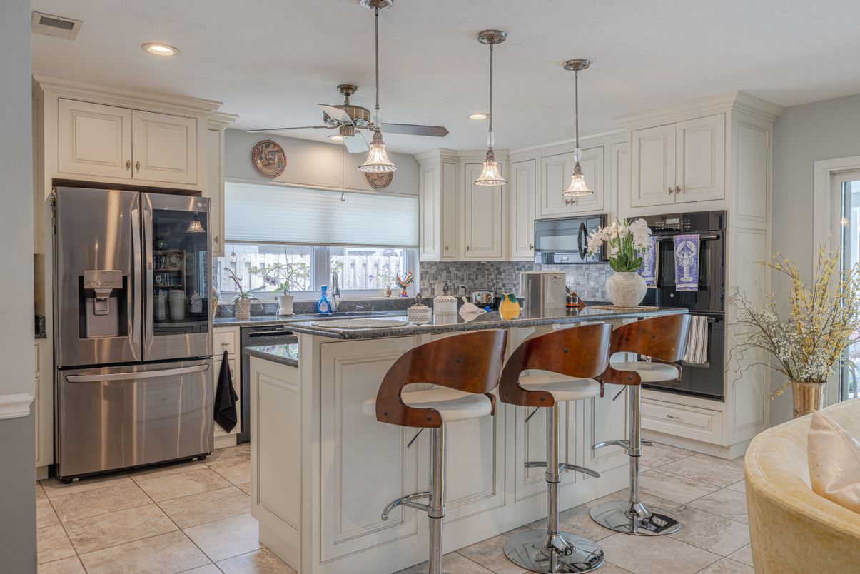 Interior, Kitchen, Pendant Lights, Recessed Lighting, Stainless Steel Appliances
