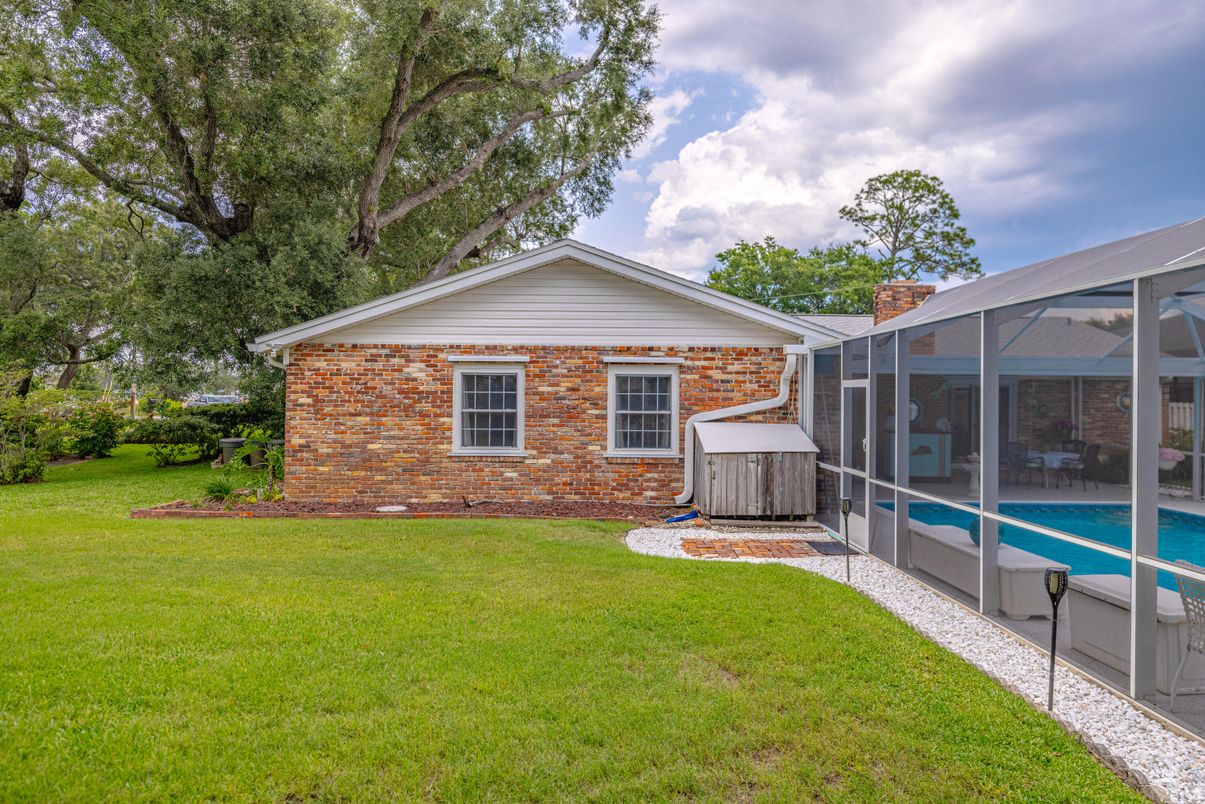 Backyard, Exterior