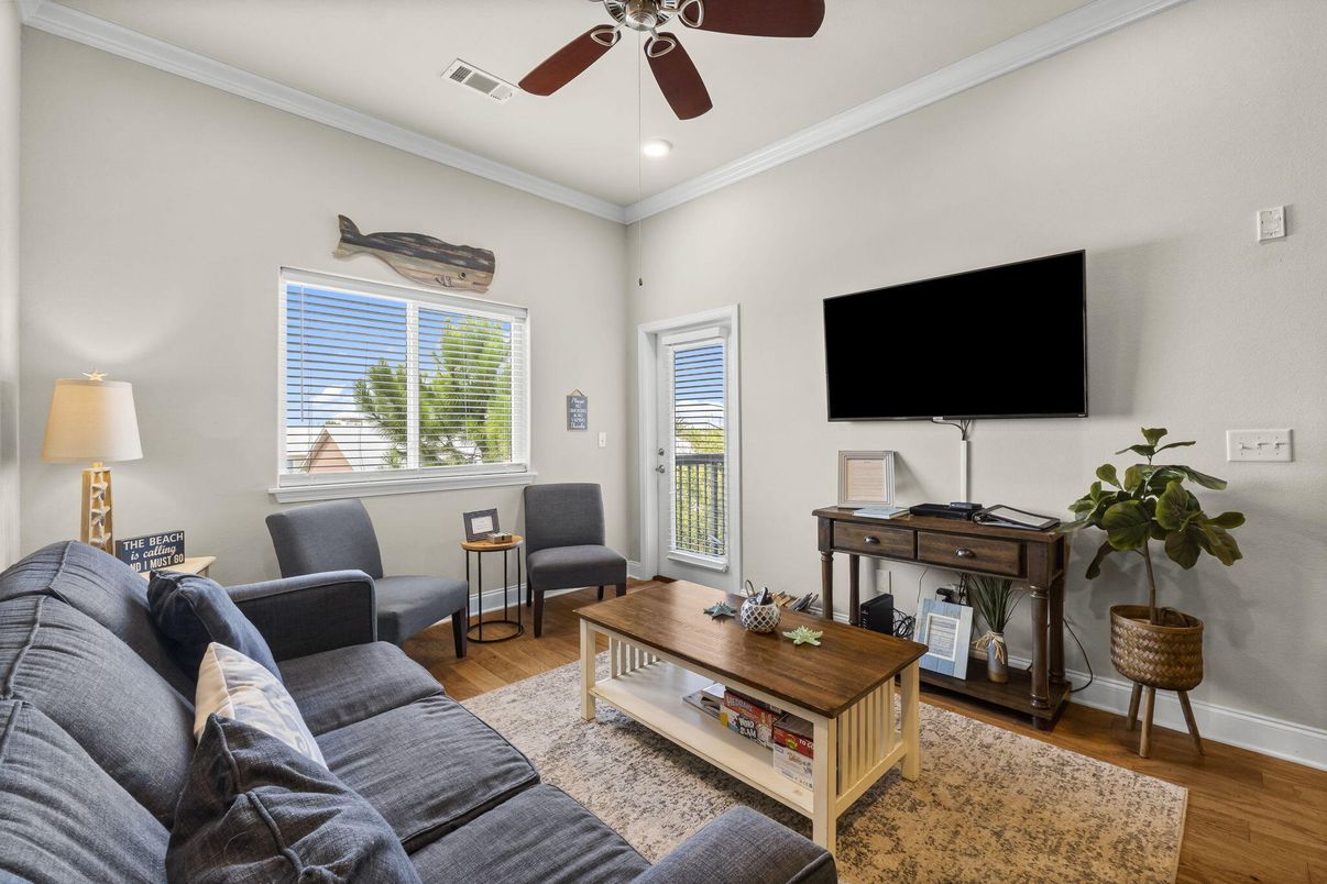 Interior, Living room, Recessed Lighting, Wood Texture Flooring