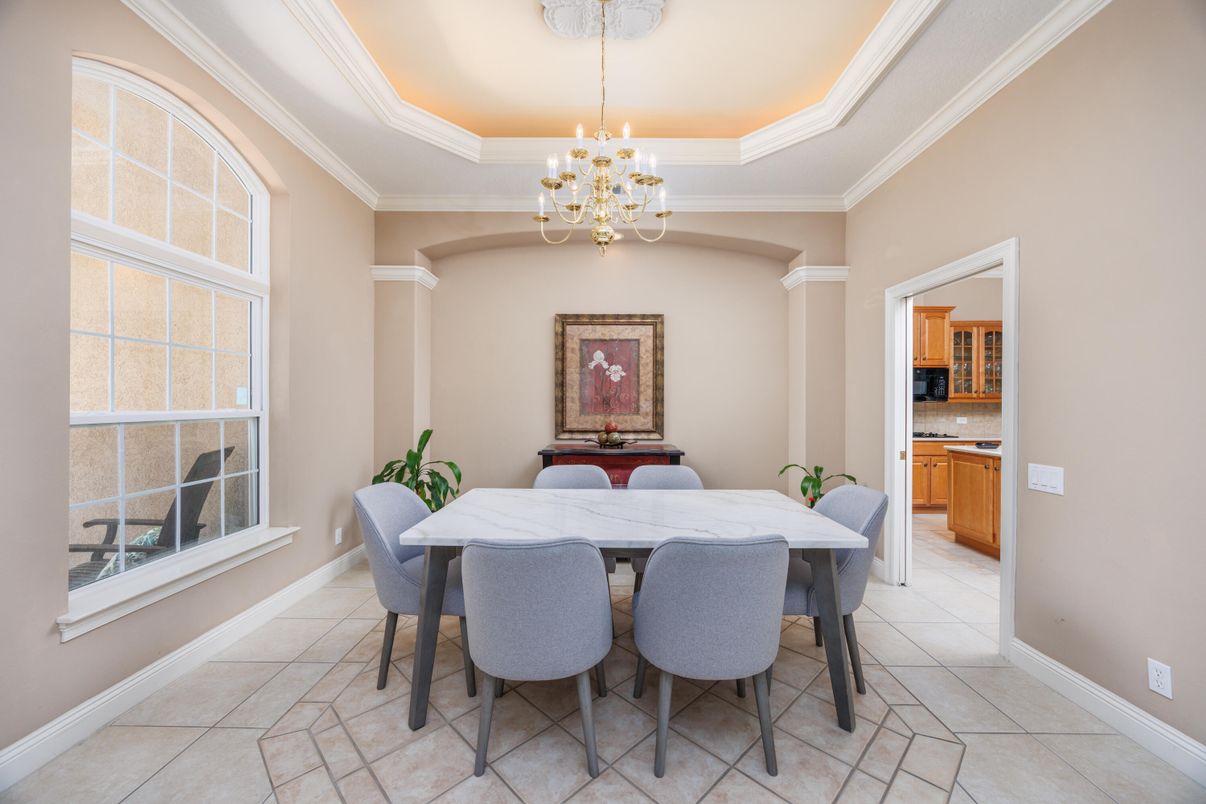 Chandelier, Dining room, Interior