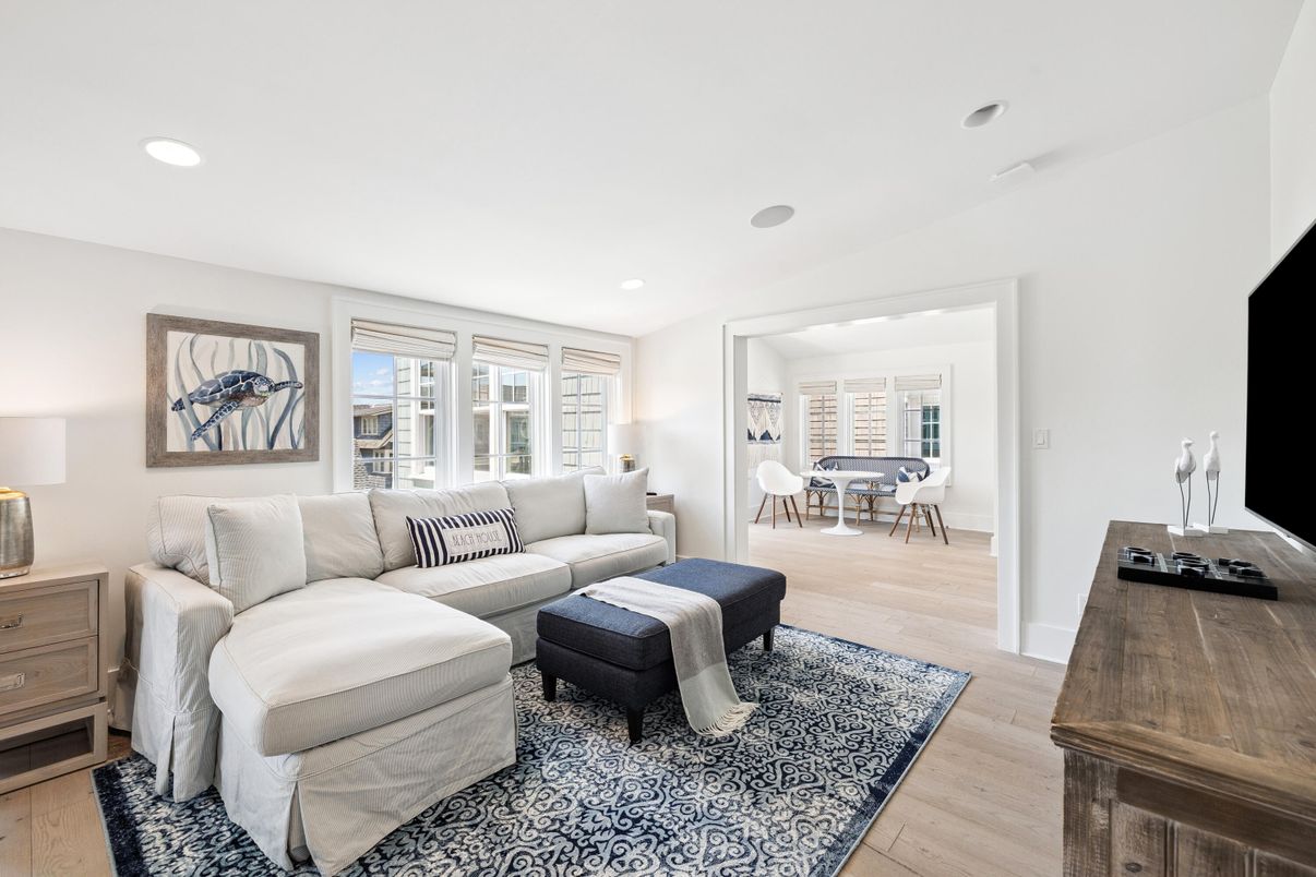 Dining room, Interior, Living room, Recessed Lighting, Wood Texture Flooring