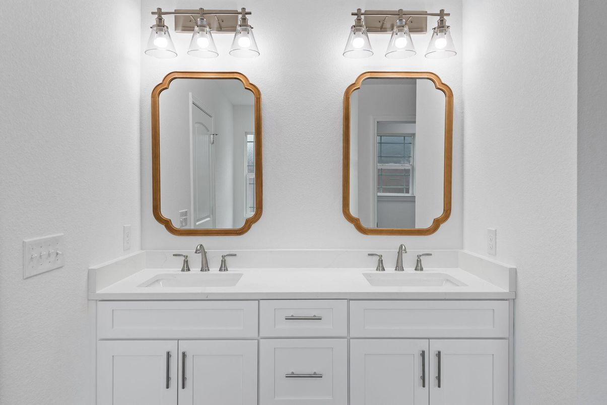 Bathroom, Dual Sink Vanities, Interior
