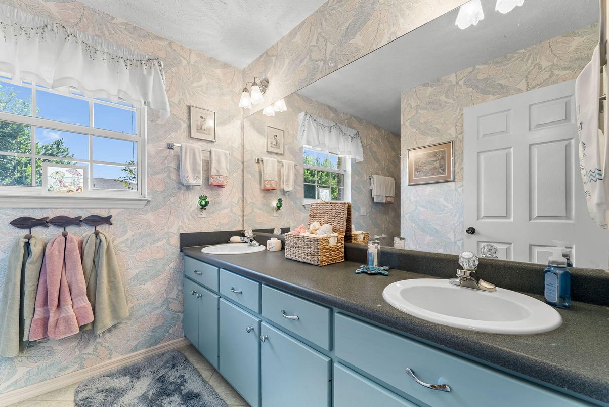 Bathroom, Dual Sink Vanities, Interior