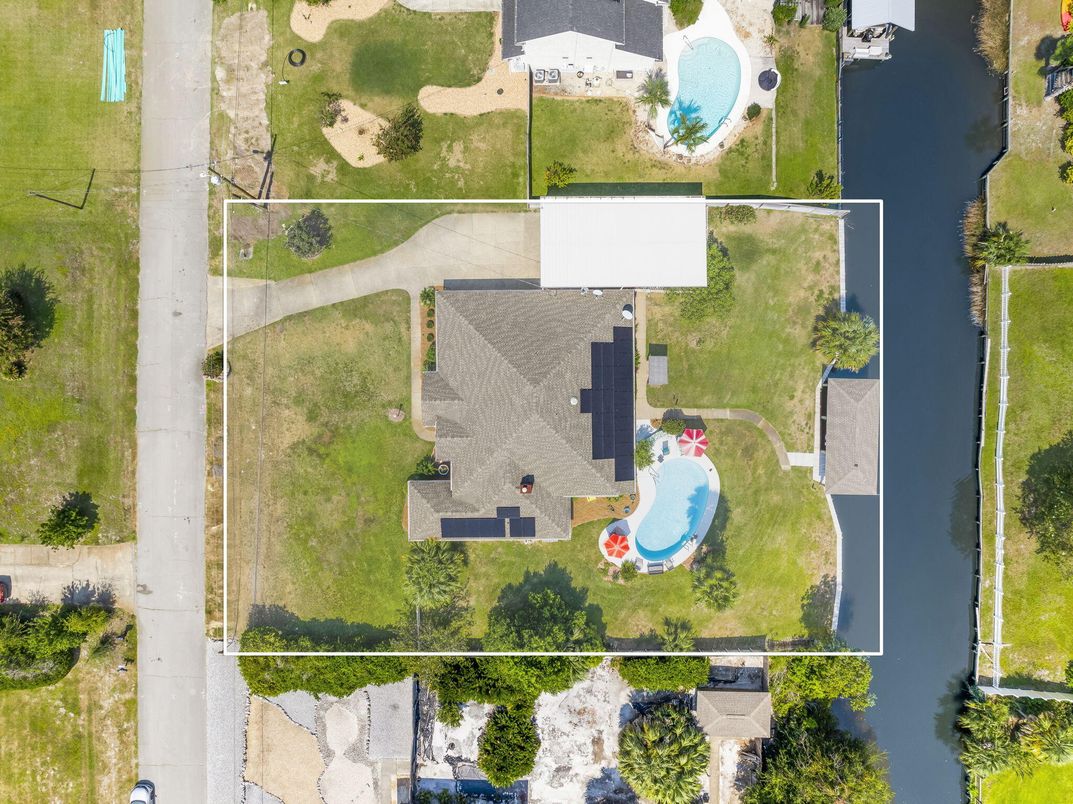 Exterior, Drone