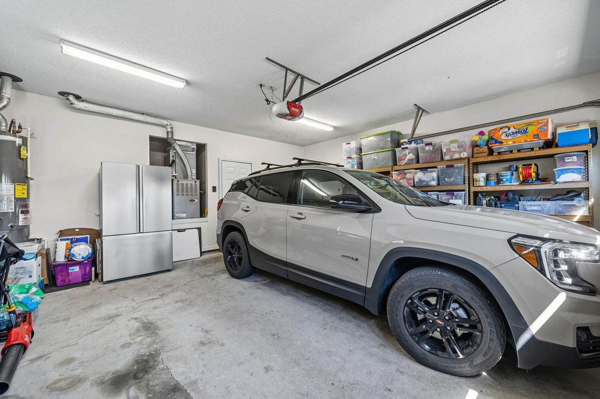 Garage, Interior