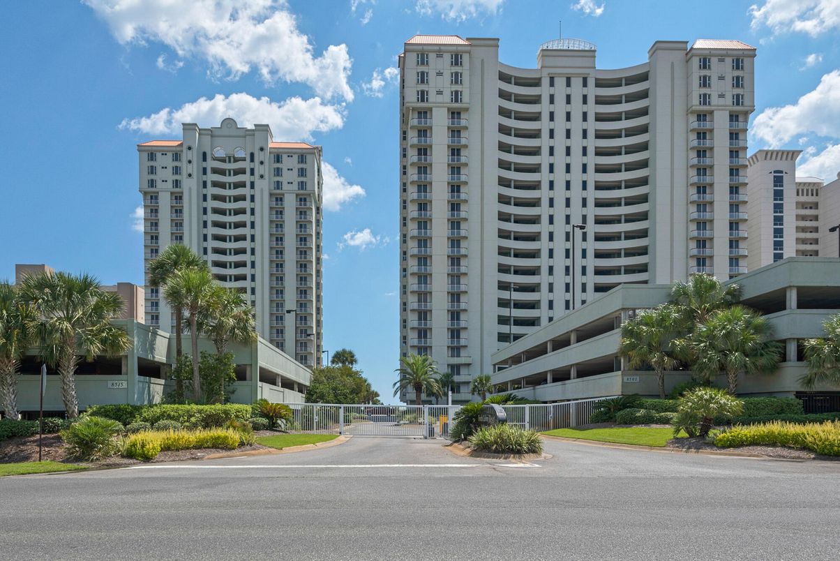 Exterior, Facade, Condo Building