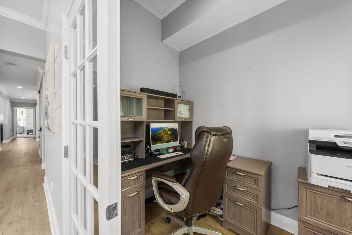 Home Office, Interior, Recessed Lighting, Wood Texture Flooring