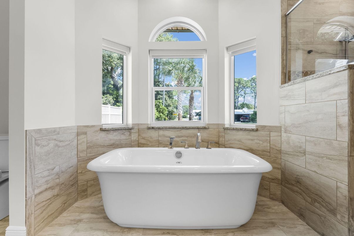 Bathroom, Free Standing Baths, Interior, Marble Walls