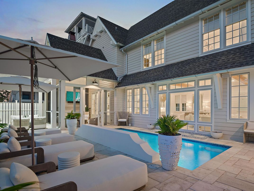 Exterior, Pool