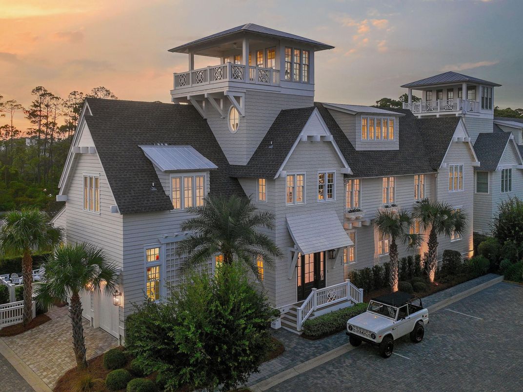 Exterior, Facade, Mediterranean