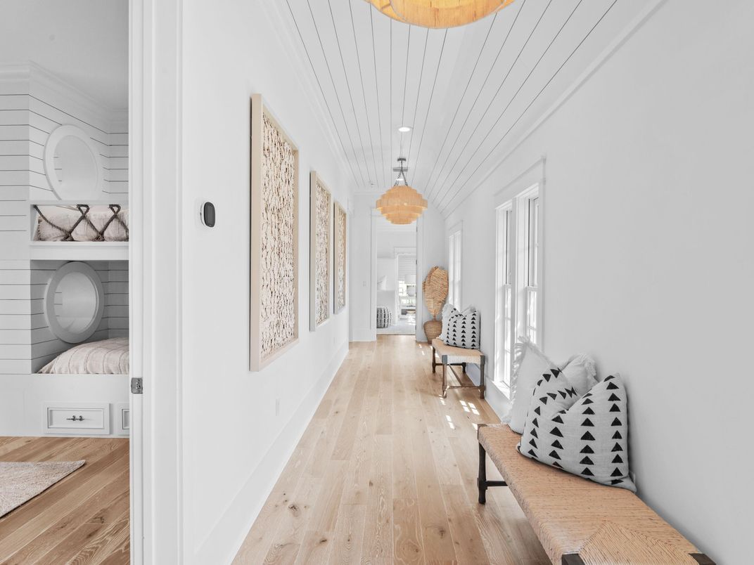 Interior, Pendant Lights, Wood Texture Flooring