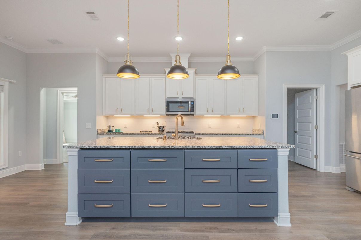 Interior, Kitchen, Pendant Lights, Recessed Lighting, Wood Texture Flooring