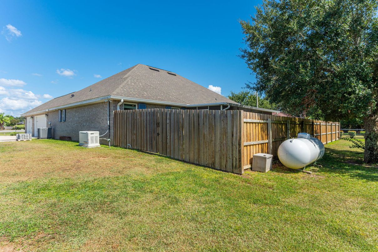 Backyard, Exterior