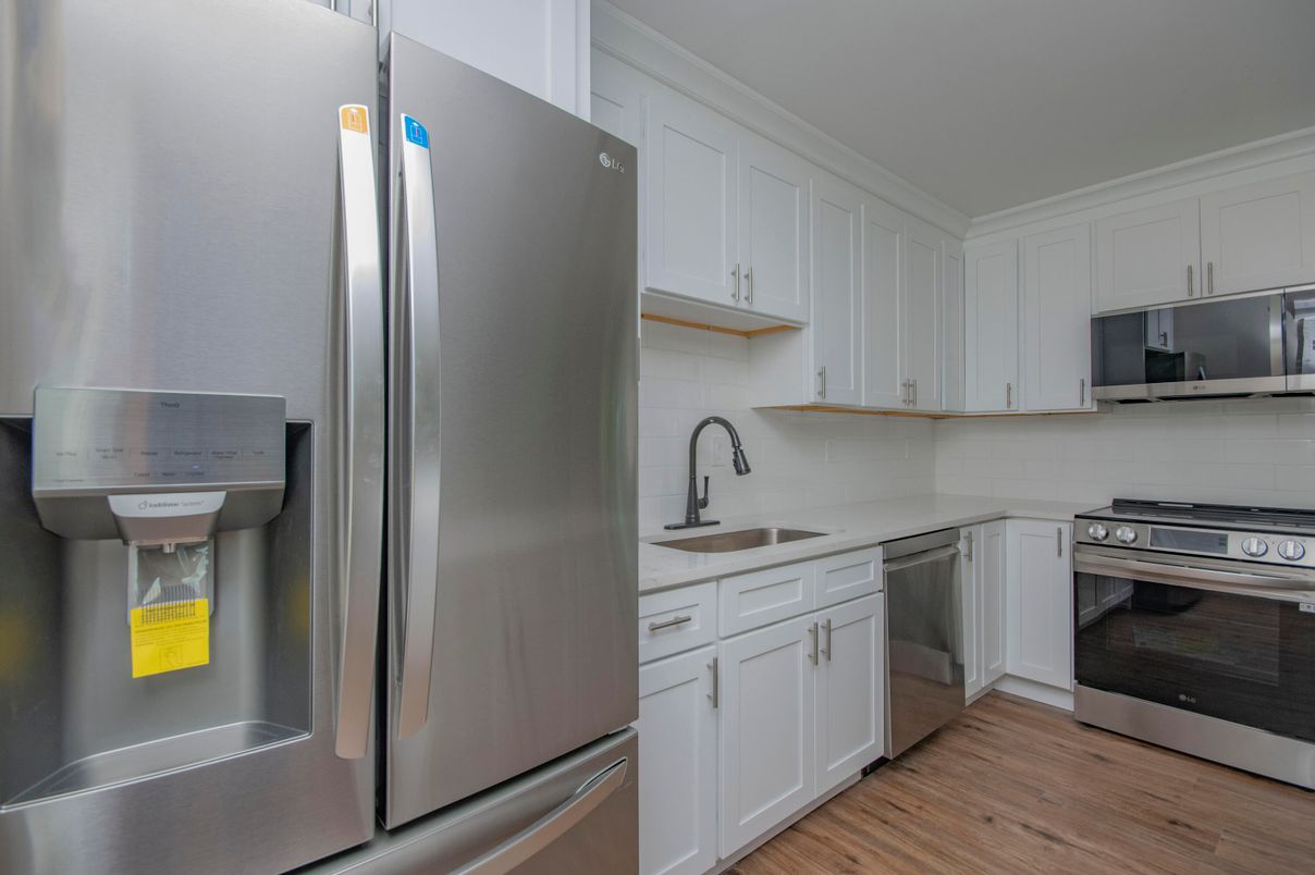 Interior, Kitchen, Stainless Steel Appliances, Wood Texture Flooring