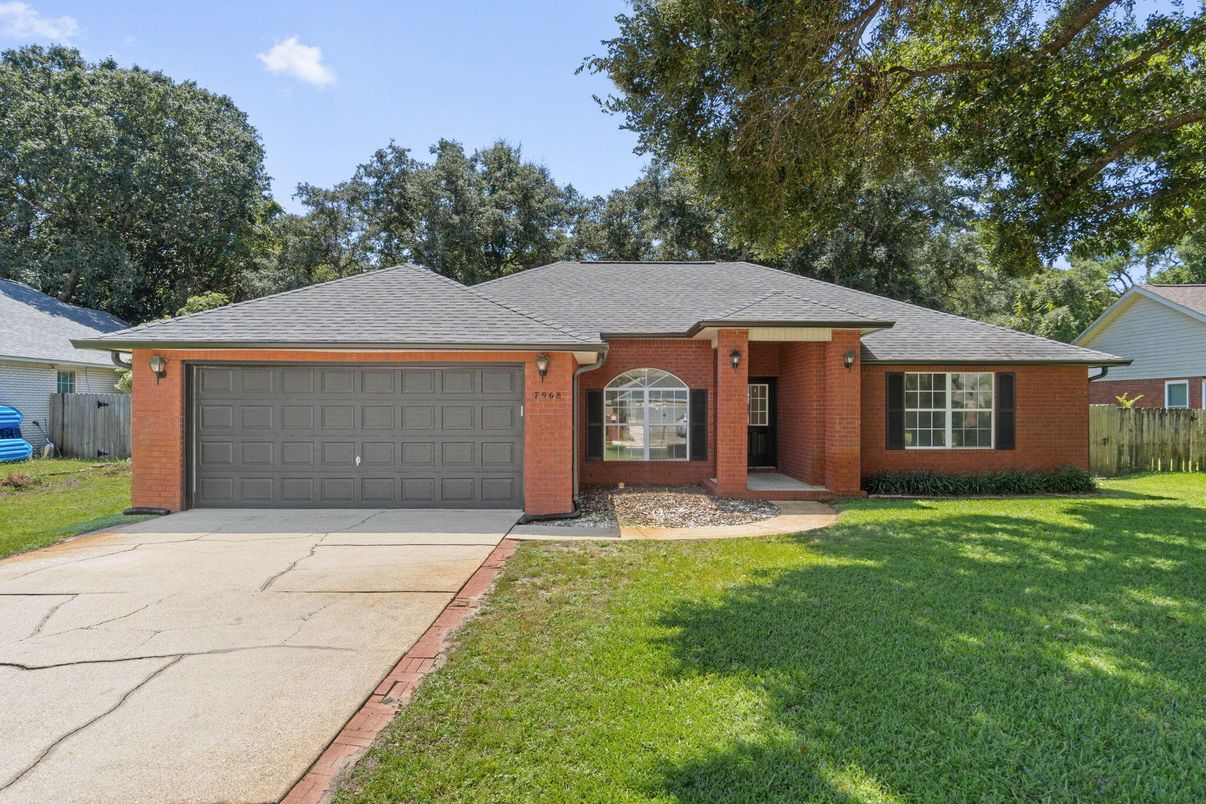 Attached, Exterior, Facade, Brick Facade, Ranch