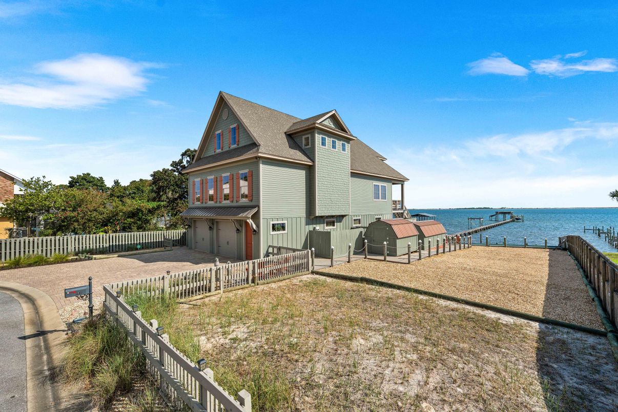 Backyard, Exterior, Water