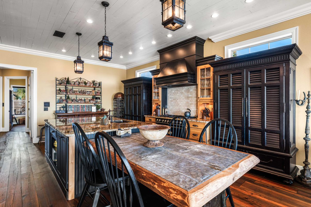 Dining room, Interior, Kitchen, Pendant Lights, Recessed Lighting, Wood Texture Flooring