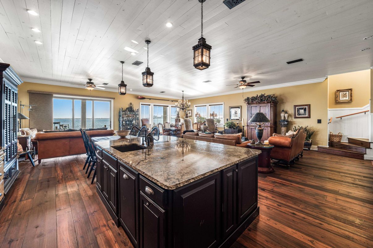 Chandelier, Dining room, Interior, Living room, Pendant Lights, Recessed Lighting, Water, Wood Texture Flooring