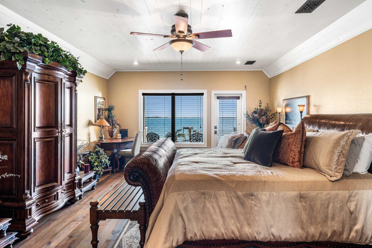 Bedroom, Interior, Water, Wood Texture Flooring