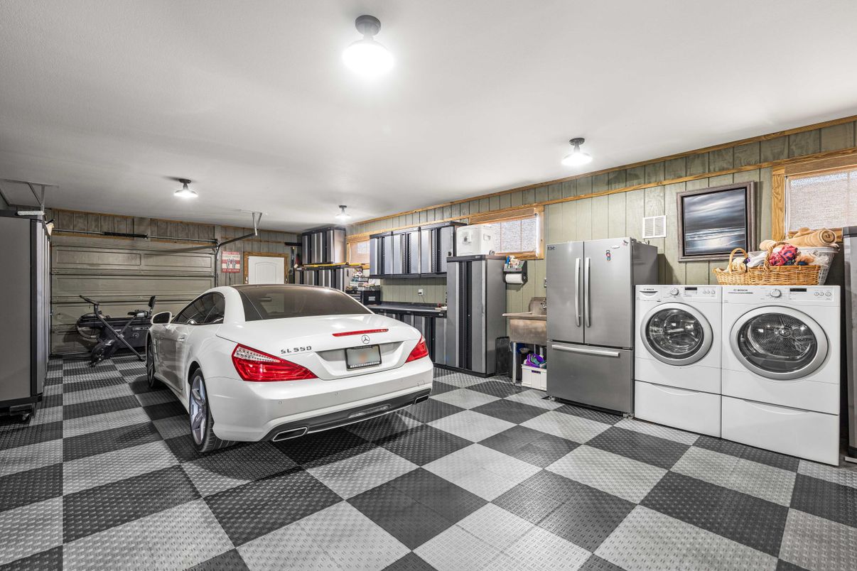 Garage, Interior, Washer