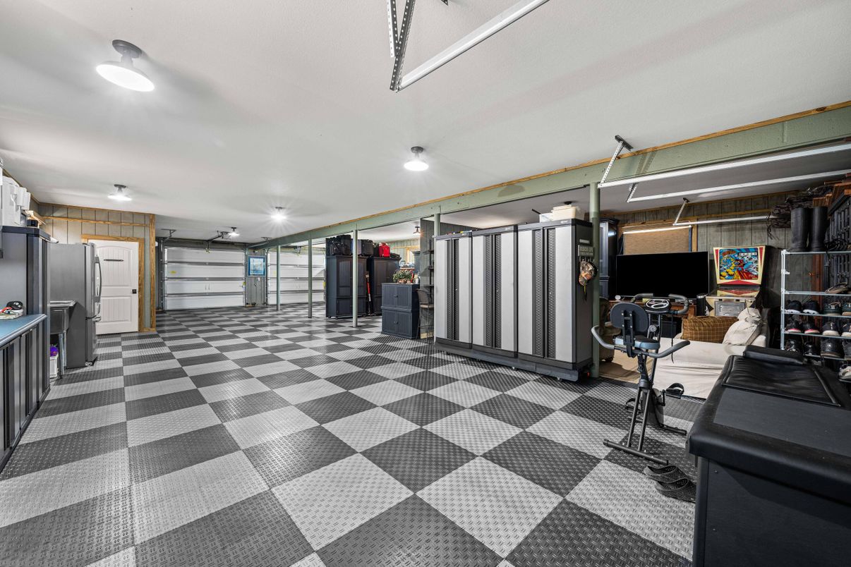 Garage, Interior