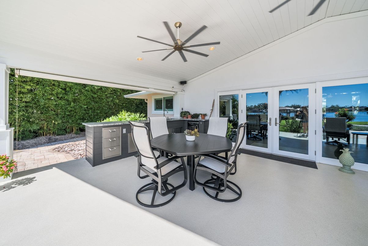 Exterior, Outdoor Kitchen, Water