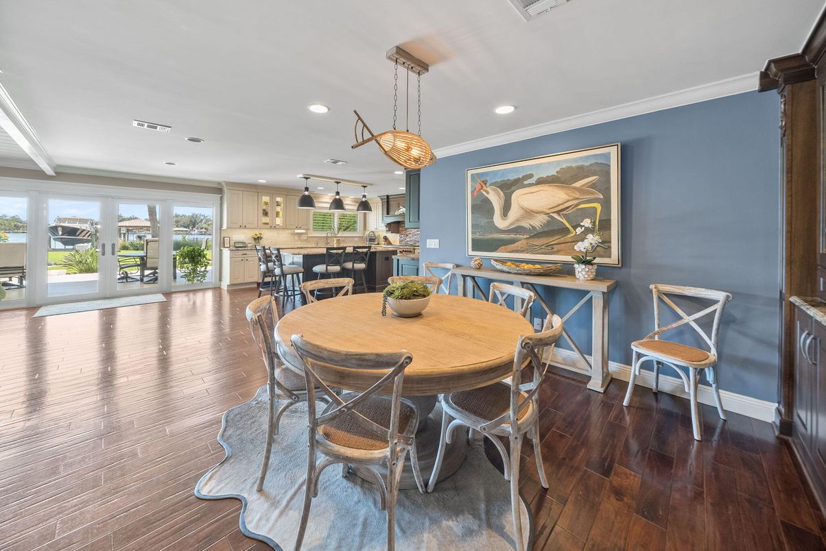Dining room, Interior, Kitchen, Pendant Lights, Recessed Lighting, Wood Texture Flooring