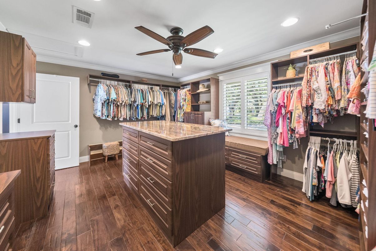 Interior, Recessed Lighting, Walk-in Closets, Wood Texture Flooring