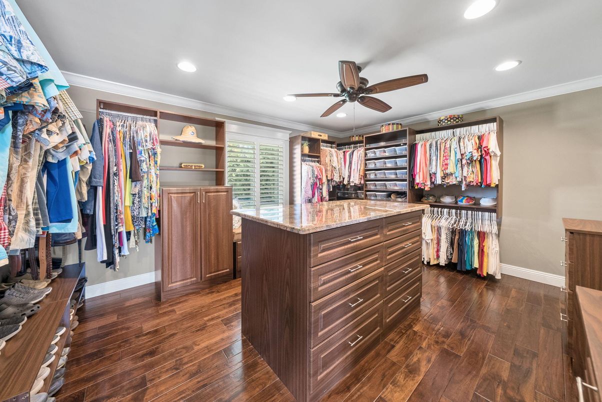 Interior, Recessed Lighting, Walk-in Closets, Wood Texture Flooring