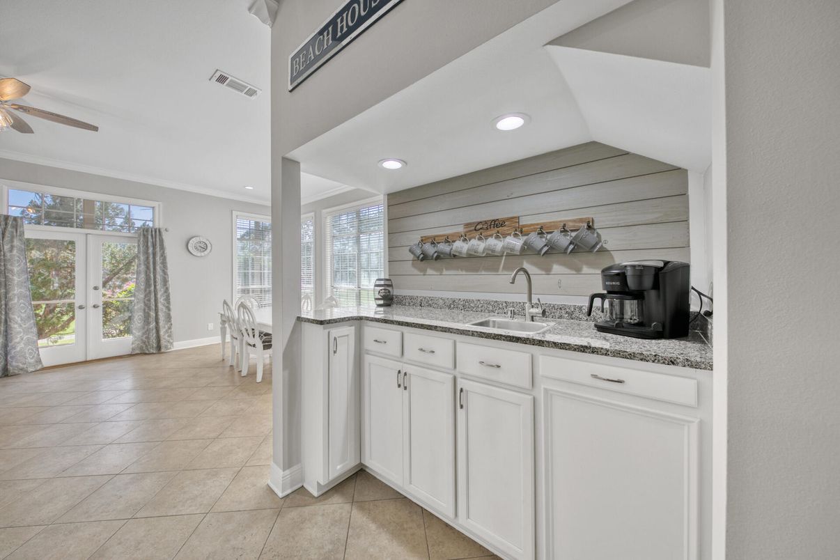 Dining room, Interior, Recessed Lighting