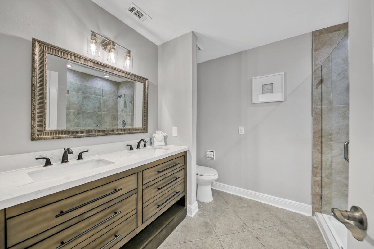 Bathroom, Dual Sink Vanities, Interior