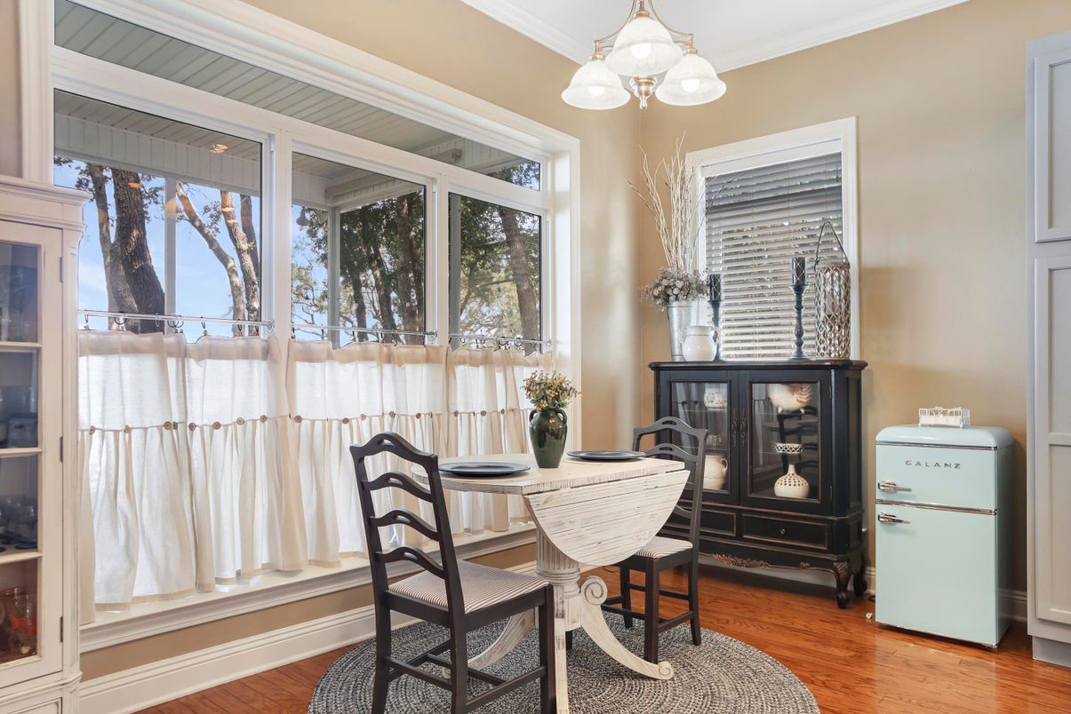 Dining room, Interior, Wood Texture Flooring