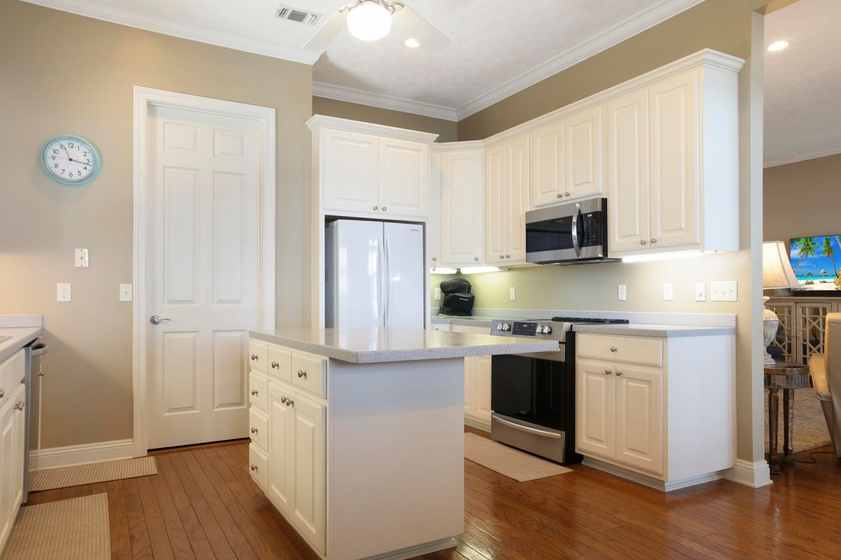 Interior, Kitchen, Recessed Lighting, Wood Texture Flooring