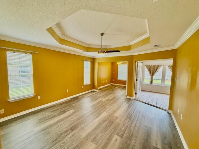 Empty room, Interior, Pendant Lights, Wood Texture Flooring