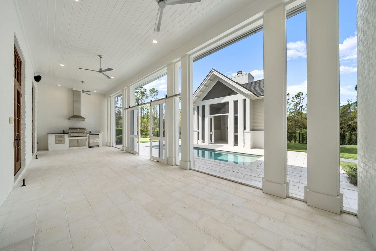 Interior, Pool, Recessed Lighting, Sun Room